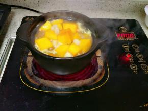 汤开后转小火慢煲