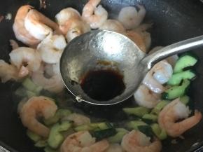 加入一品鲜酱油