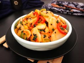 味道很棒哦！我最喜欢捧上一盘子边吃边追剧，爽歪歪！