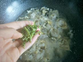 最后加入切好的香菜