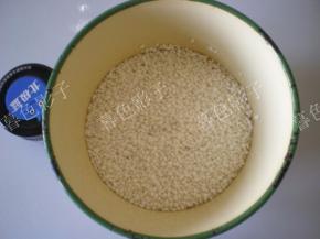 备好做年糕的主料