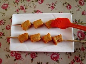 2.	先刷上一层油，