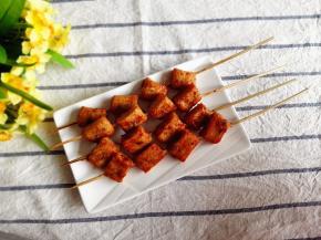 7.	品着小吃，看着晚会，不错啊。