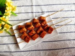 7.	品着小吃，看着晚会，不错啊。