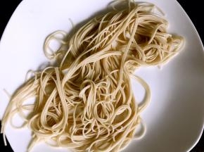 捞出沥干水分