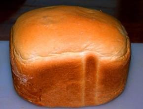 现在2个小时50分钟后我们香喷喷的面包就出炉了，哈哈香（至少吃过我做过的面包的人都是这么评价的）！！！