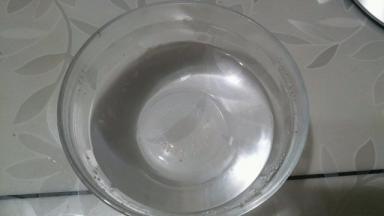 清水一碗，不用放太多，自己会出水