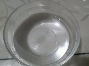 清水一碗，不用放太多，自己会出水