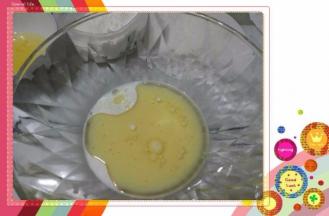 把奶和油混合均匀，我用的就是宝宝的奶粉