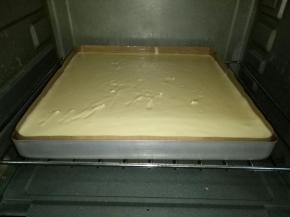 放入烤箱中层150度烤30分钟