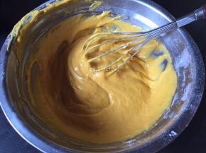 搅拌均匀至无粉状放一旁待用，烤箱提前预热
