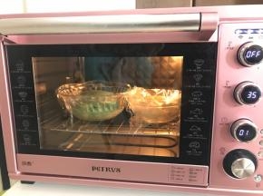将两个面团放入碗中，盖上保鲜膜放在温暖处发酵