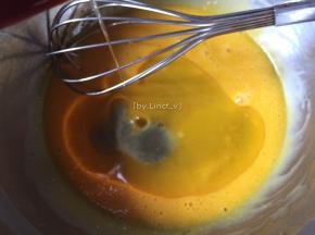 加入玉米油，搅拌至无油点