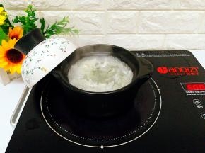 中途用勺子搅拌