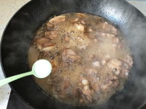20分钟后加入适量食盐，继续烧5分钟