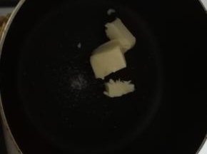 黄油小火加热溶化