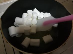 加入棉花糖压，翻拌