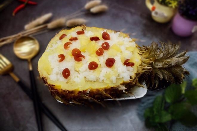 果味糯米凤梨（菠萝）饭 