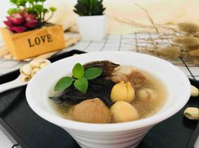 这道汤适合大多数人群饮用，特别小孩子免疫力低下的！
膨鱼腮煲汤还是老家人月子汤之一，说有解毒及催乳作用！