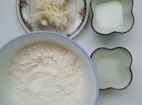 称量好油皮所需材料