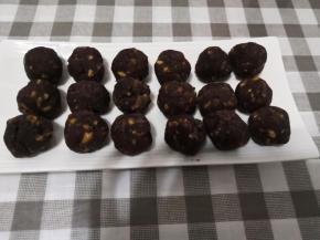 豆沙花生混合均匀后平均分成24份