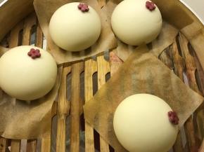 放在小鸡馒头的头部