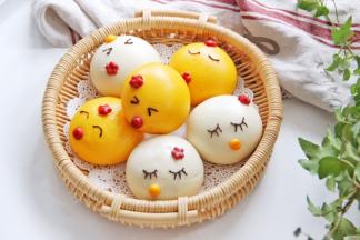 做好后放入蒸笼内进行二次发酵，发酵好后上锅蒸25分钟，关火焖五分钟