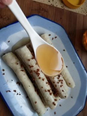 蜂蜜浇在上面