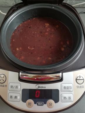 电饭煲煮完设置时间就可以关火了