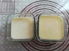 用滤网过筛好的面浆