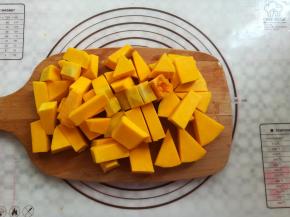 南瓜切成小块