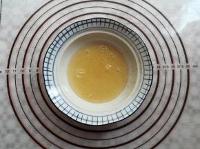 吉利丁片隔温水融成液体