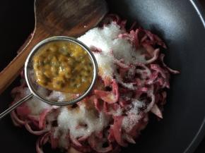 再加入两个百香果汁