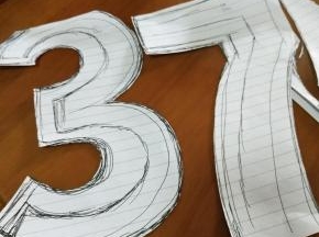 自制纸模：可以打印再剪出来，也可以像我这样自己画^o^