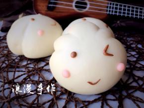 成品。发酵好的面头生坯直接在蒸锅里大火蒸15-20分钟，关火后停三分钟再起锅