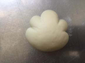 用刮板压出形状