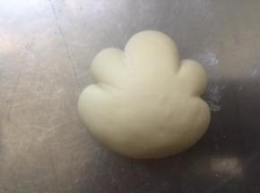 用刮板压出形状