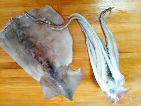 鱿鱼处理干净内脏