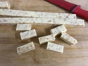 再切成想要的小段即可。