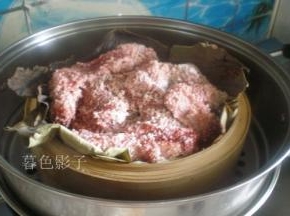 锅盖上盖子、大火蒸30分钟左右即可
