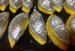 12分钟时间到了锡纸未遮住的地方已经起酥了