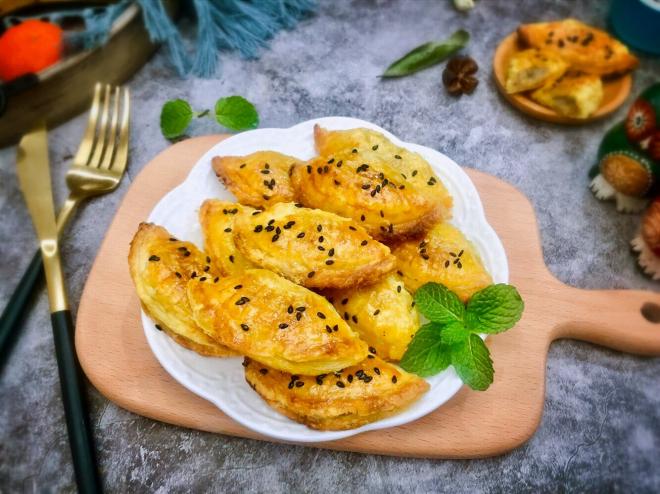 酥酥心心香蕉果仁酥