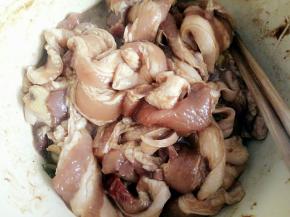 搅拌均匀后先腌一会