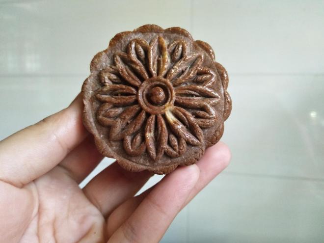 巧克力莲蓉蛋黄月饼