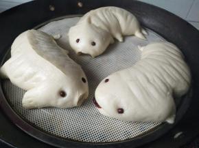 冷水上锅，上汽后转中火蒸15分钟，关火焖3分钟