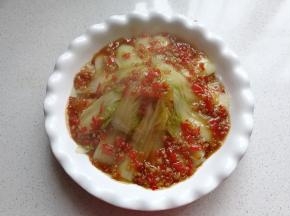 然后再淋上先前炒好的蒜蓉酱放入蒸锅大火蒸8分钟即好（我这是蒸好后刚出锅的）