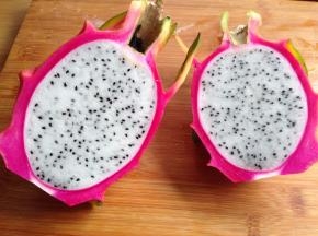 火龙果一切为二