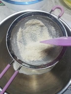 再过筛，然后加入可可粉成TPT。