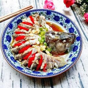 简单的几步骤，普通的鲈鱼摇身一变，高大上了。(^_^)