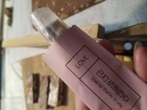 最后选择自己喜欢糖袋装好塑封。